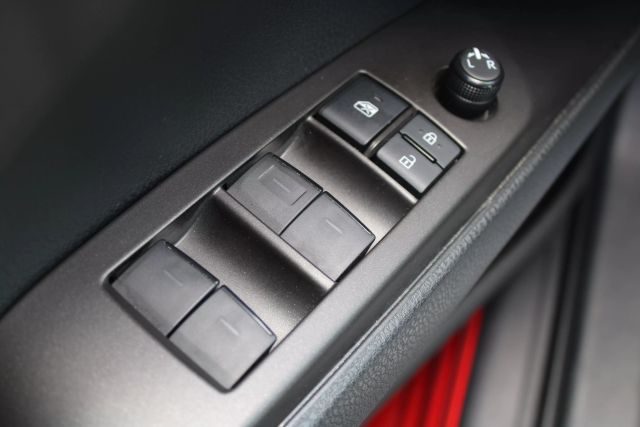 Vehicle image 8 of 30