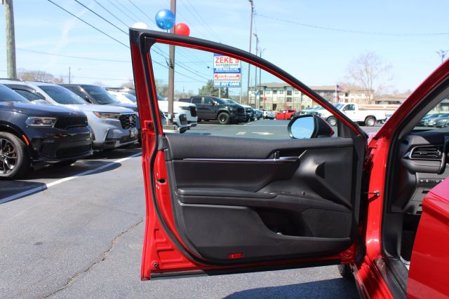 Vehicle image 9 of 30
