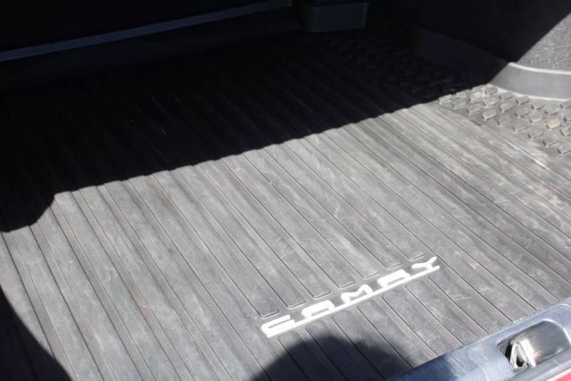 Vehicle image 25 of 30