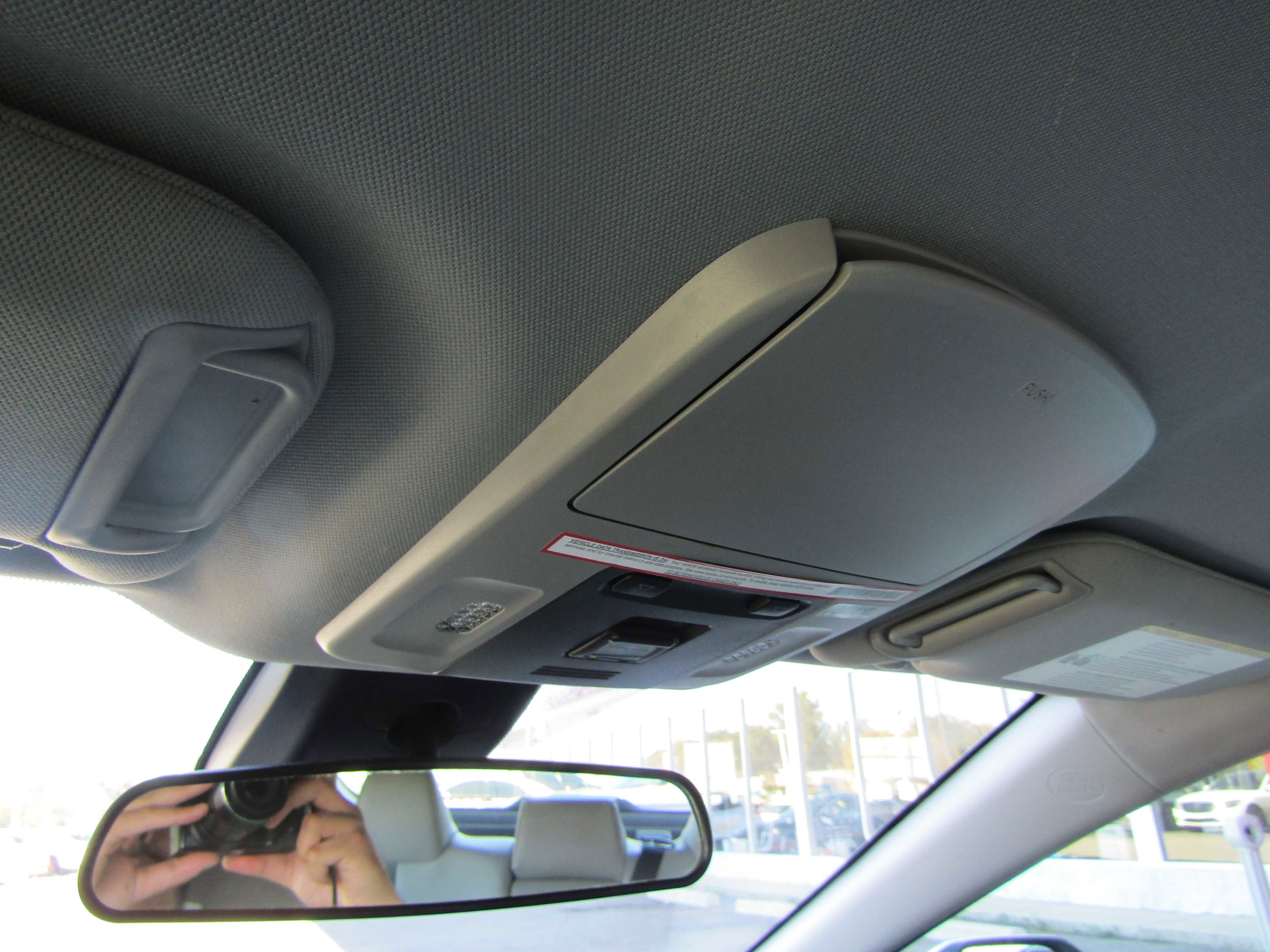 Vehicle image 10 of 19