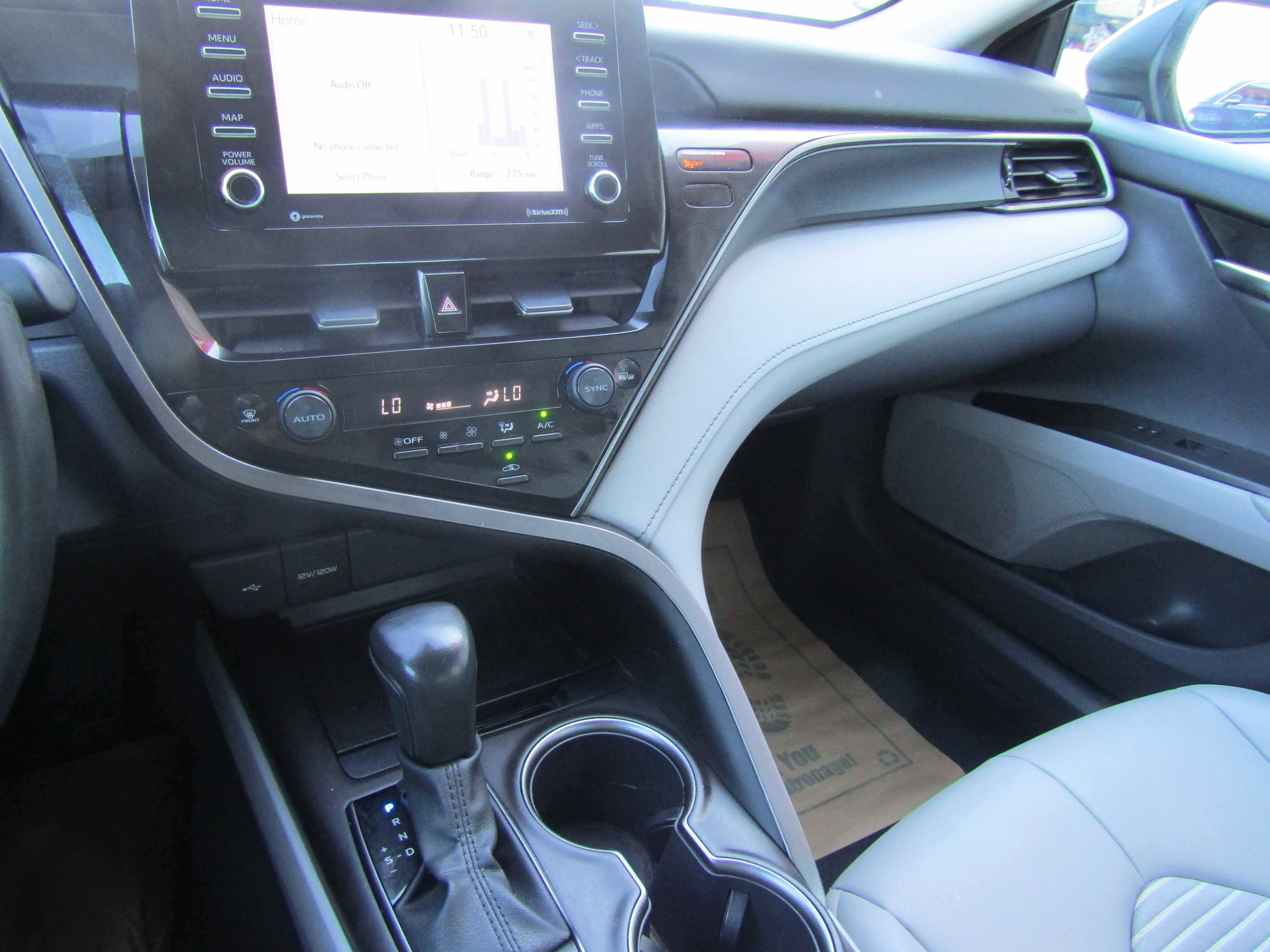 Vehicle image 9 of 19