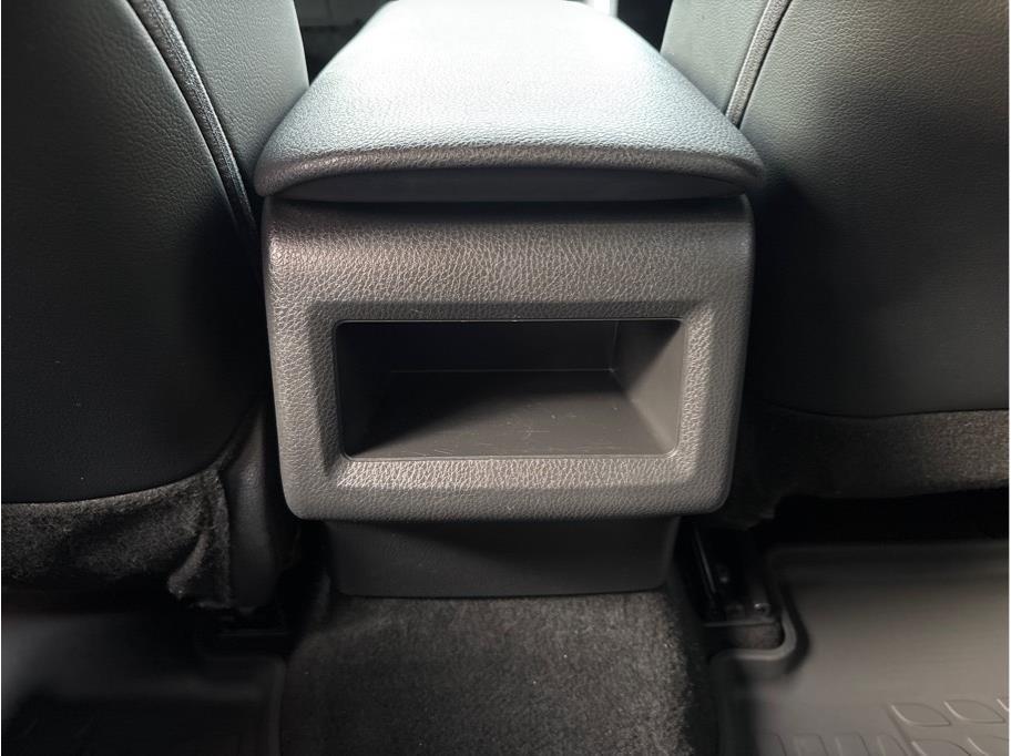 Vehicle image 28 of 29