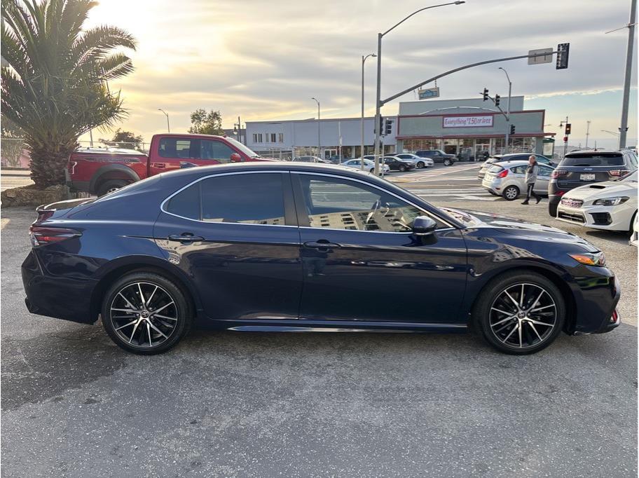 Vehicle image 6 of 29