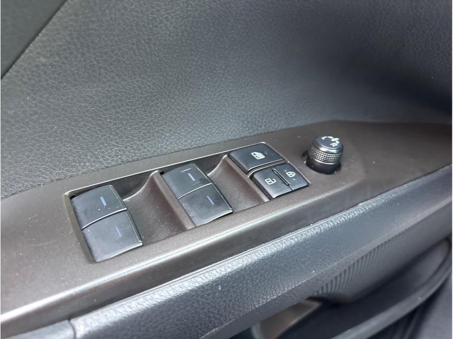 Vehicle image 18 of 29