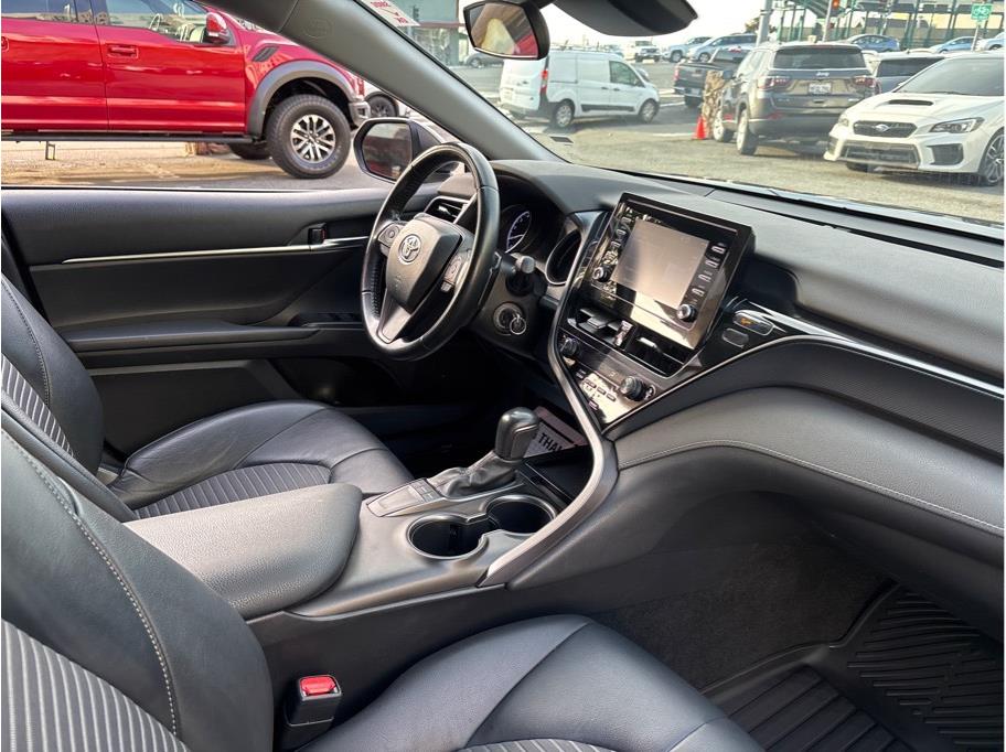 Vehicle image 11 of 29