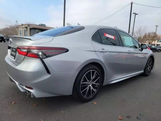 Vehicle image 4 of 15