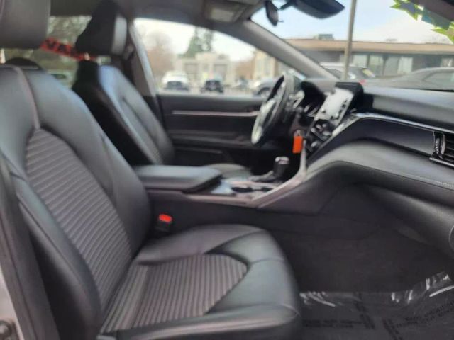 Vehicle image 9 of 15