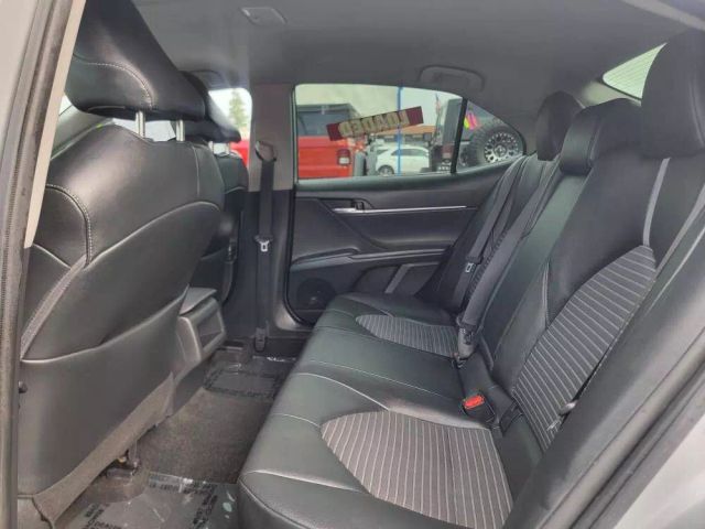 Vehicle image 10 of 15