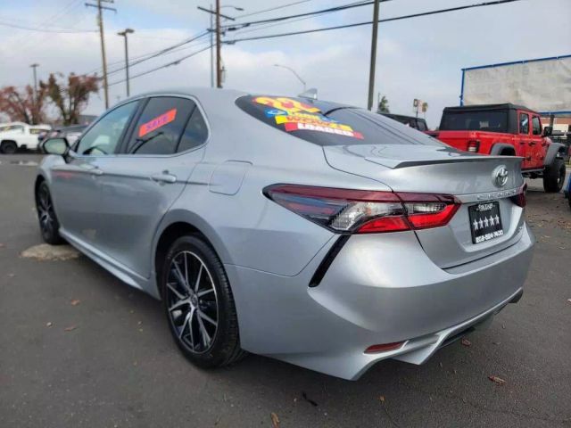 Vehicle image 6 of 15