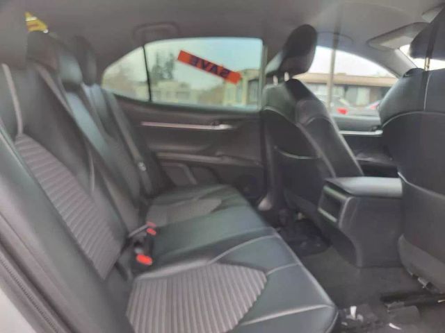 Vehicle image 11 of 15