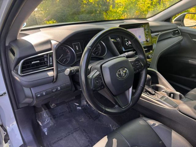 Vehicle image 14 of 25