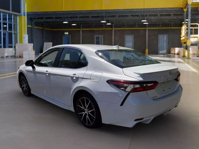 Vehicle image 8 of 25