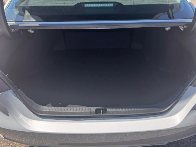 Vehicle image 24 of 25