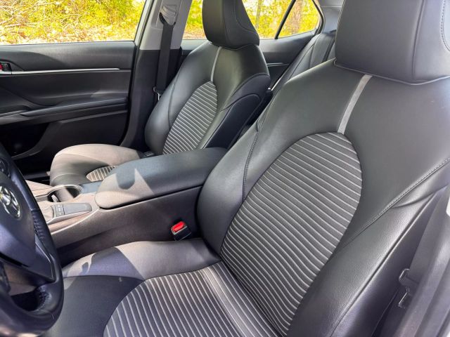 Vehicle image 15 of 25
