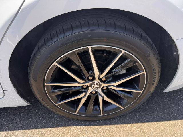 Vehicle image 11 of 25
