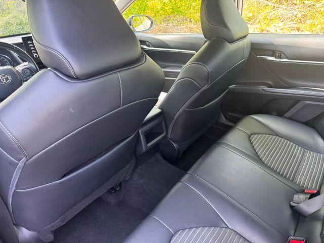 Vehicle image 19 of 25