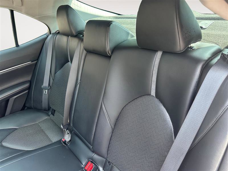 Vehicle image 13 of 23
