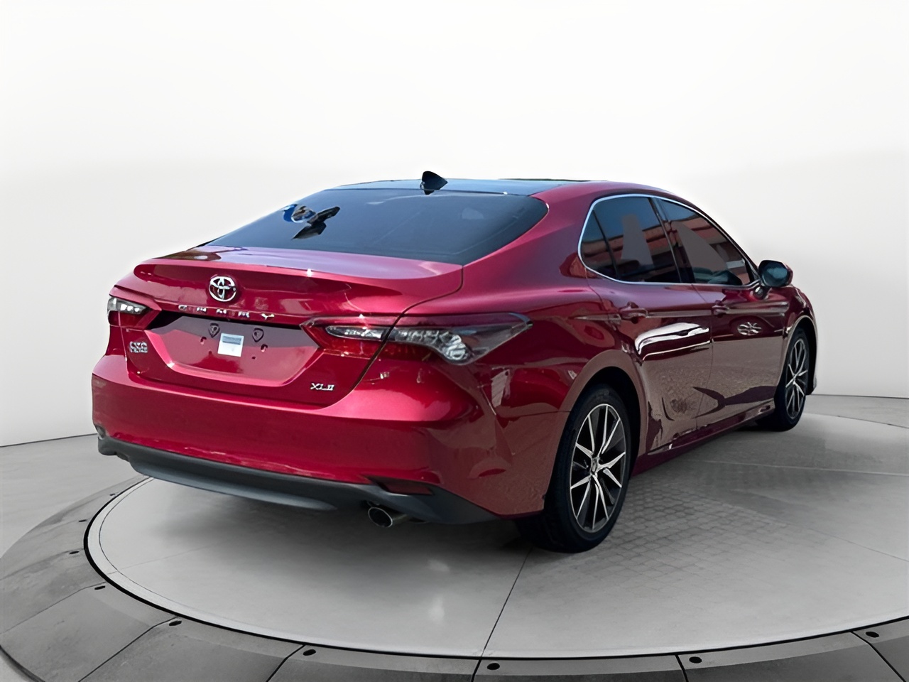 Vehicle image 21 of 23