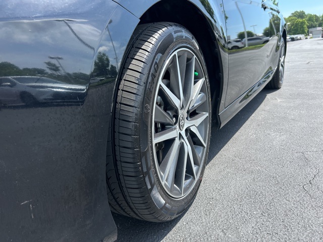 Vehicle image 9 of 30