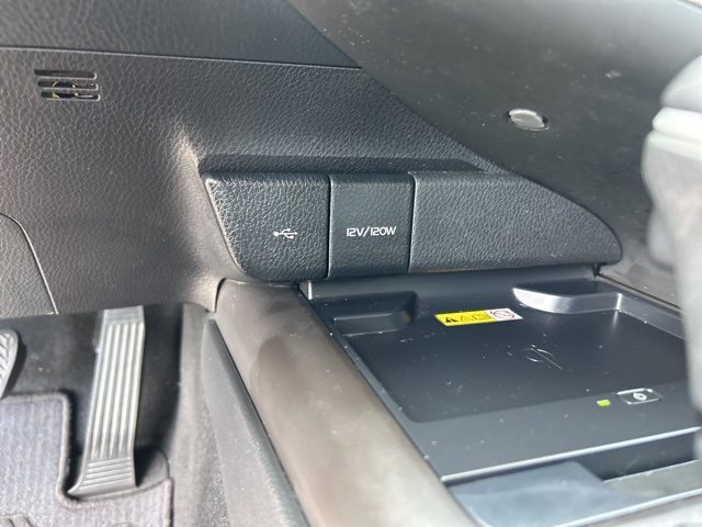 Vehicle image 26 of 30
