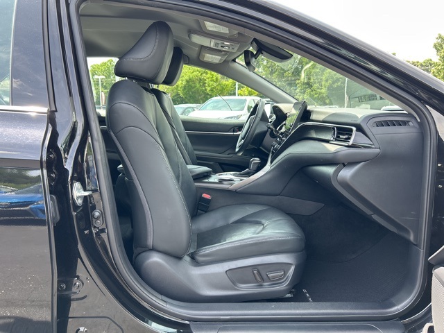 Vehicle image 14 of 30