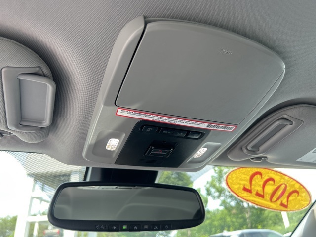 Vehicle image 21 of 30