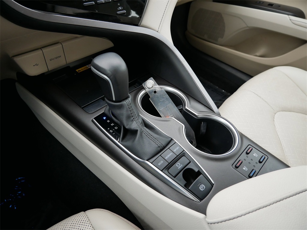 Vehicle image 17 of 30