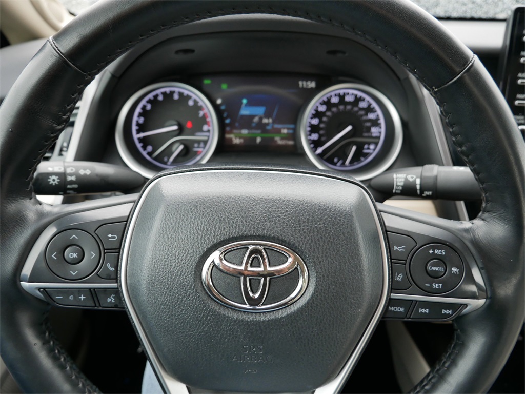 Vehicle image 12 of 30