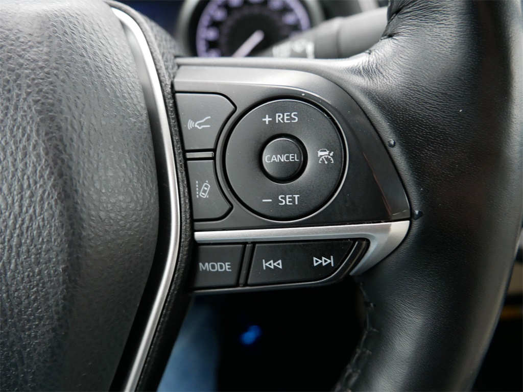 Vehicle image 27 of 30