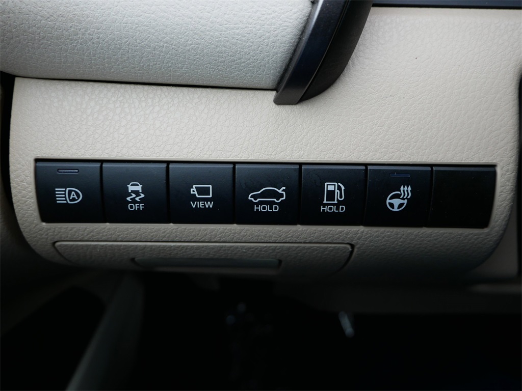 Vehicle image 24 of 30