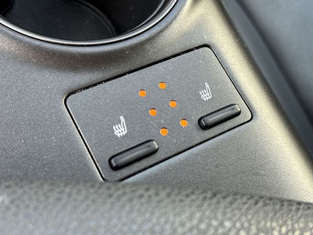Vehicle image 25 of 36