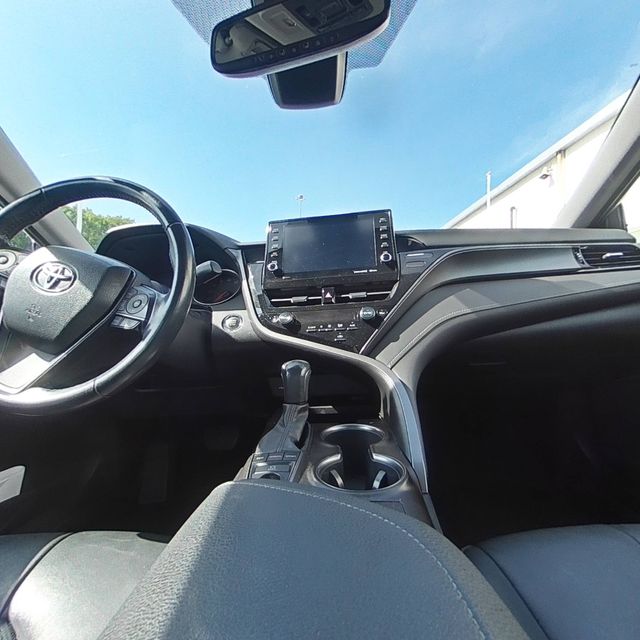 Vehicle image 18 of 36