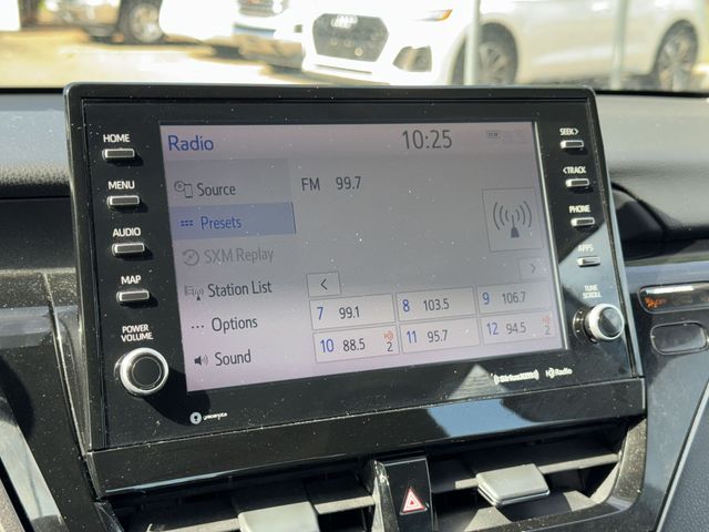 Vehicle image 21 of 36