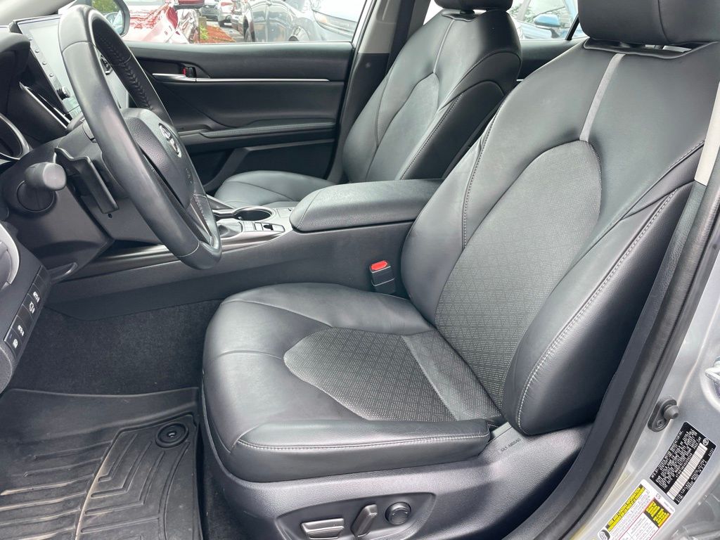 Vehicle image 7 of 34