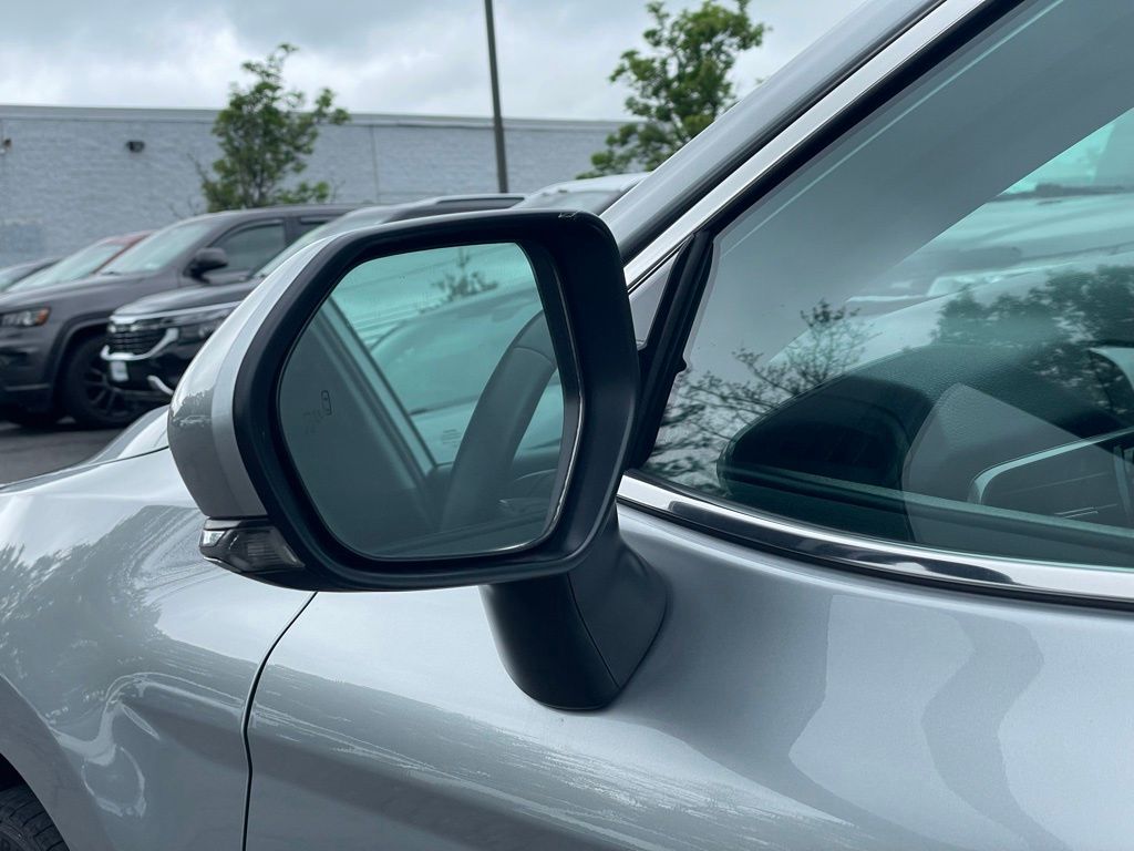 Vehicle image 24 of 34