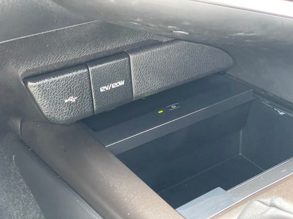 Vehicle image 14 of 34
