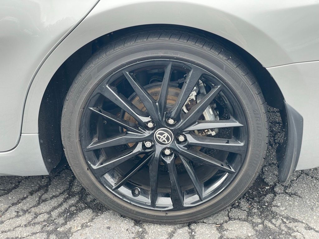Vehicle image 22 of 34