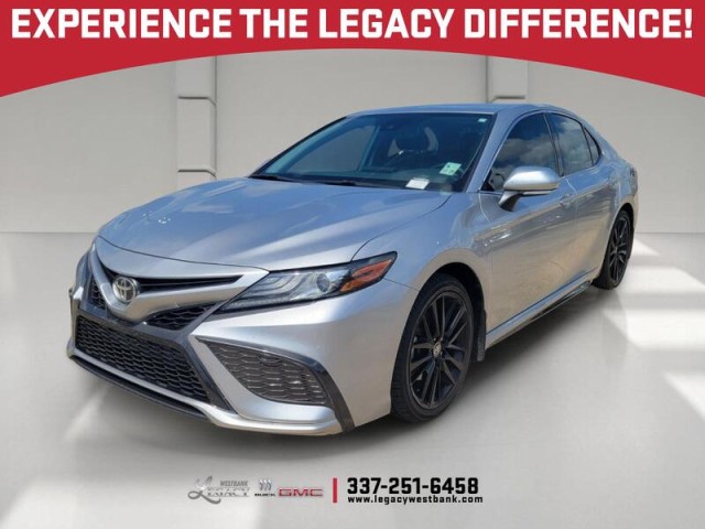 2022 Toyota Camry XSE Image 1 of 33
