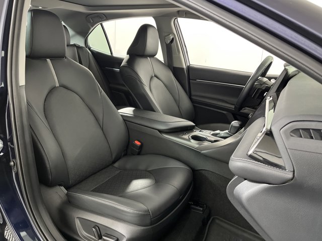 Vehicle image 25 of 27