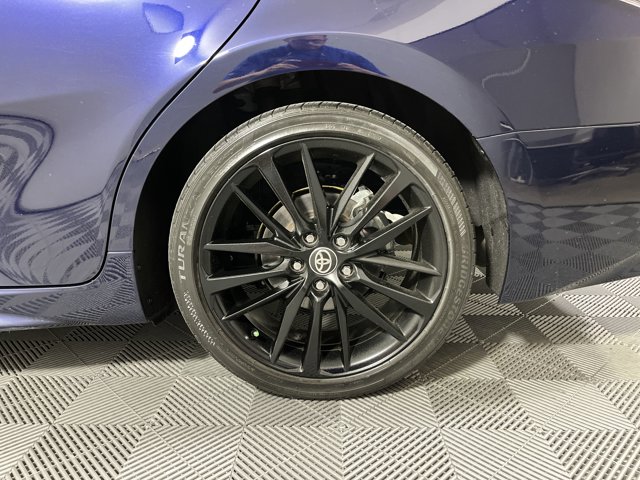 Vehicle image 8 of 27
