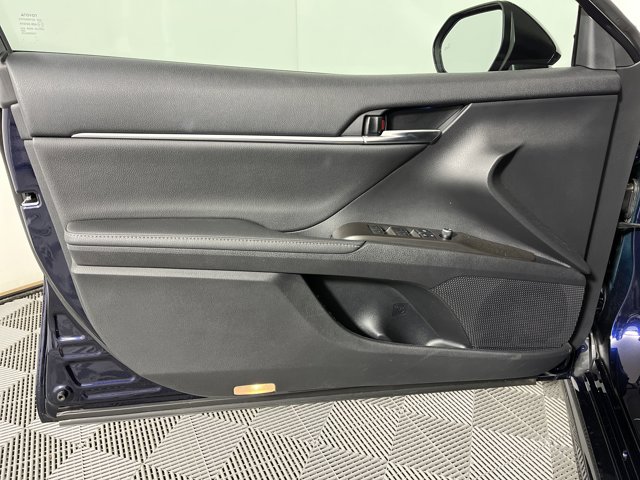 Vehicle image 9 of 27