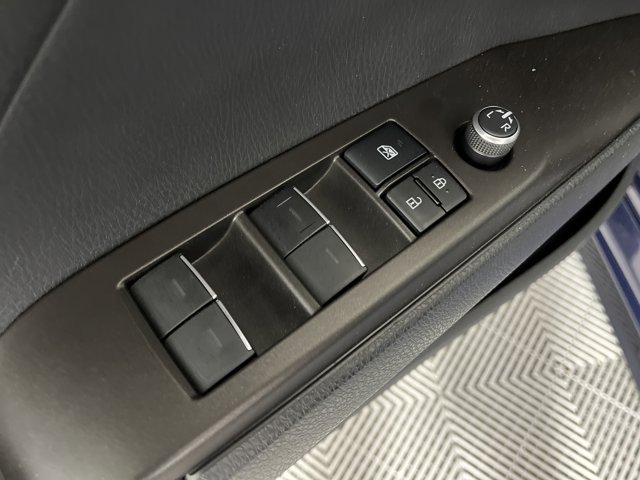 Vehicle image 10 of 27