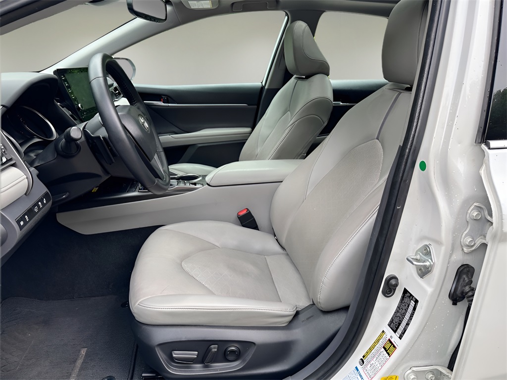 Vehicle image 11 of 37
