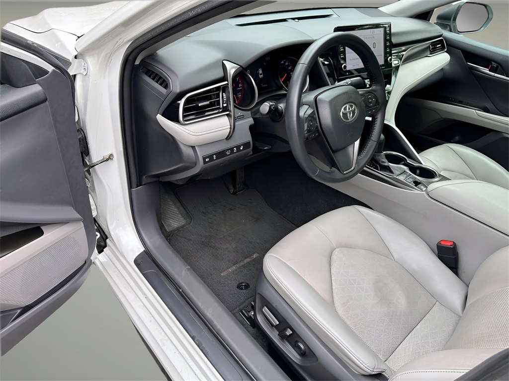 Vehicle image 9 of 37