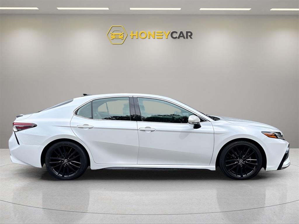 Vehicle image 4 of 37