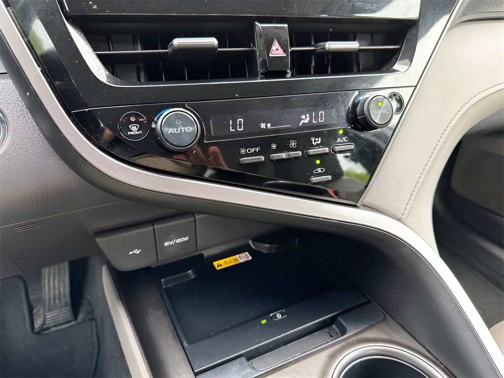 Vehicle image 25 of 37
