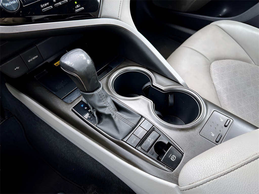 Vehicle image 26 of 37