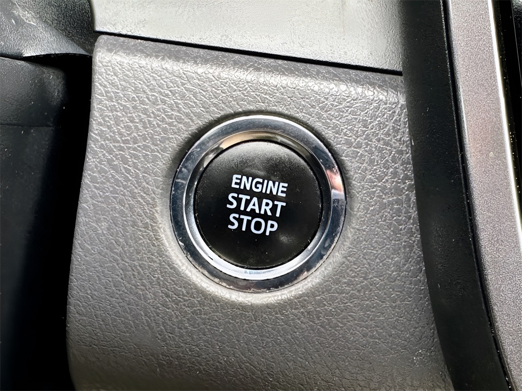 Vehicle image 18 of 37