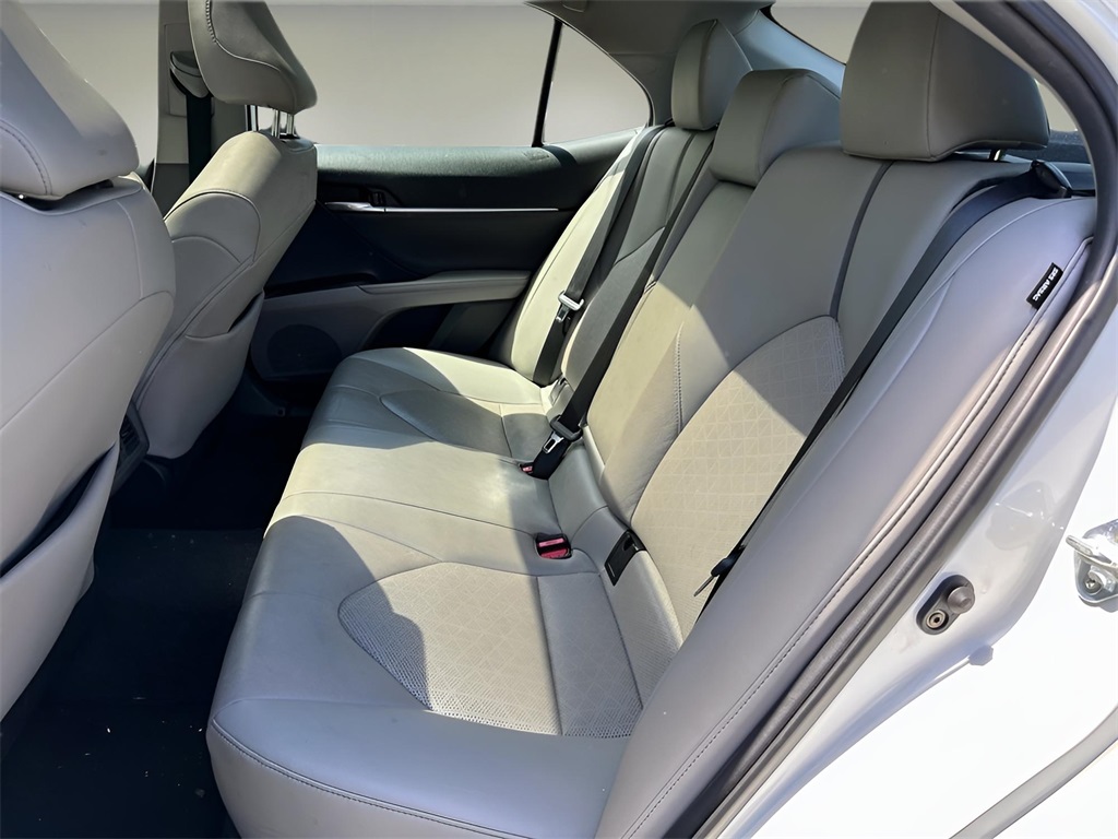 Vehicle image 31 of 37