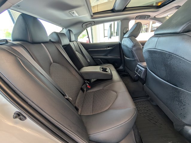 Vehicle image 40 of 44